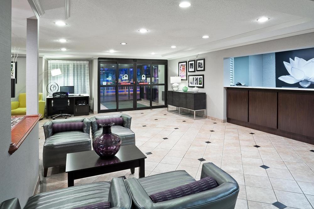 La Quinta By Wyndham Cleveland Macedonia Hotel Bagian luar foto