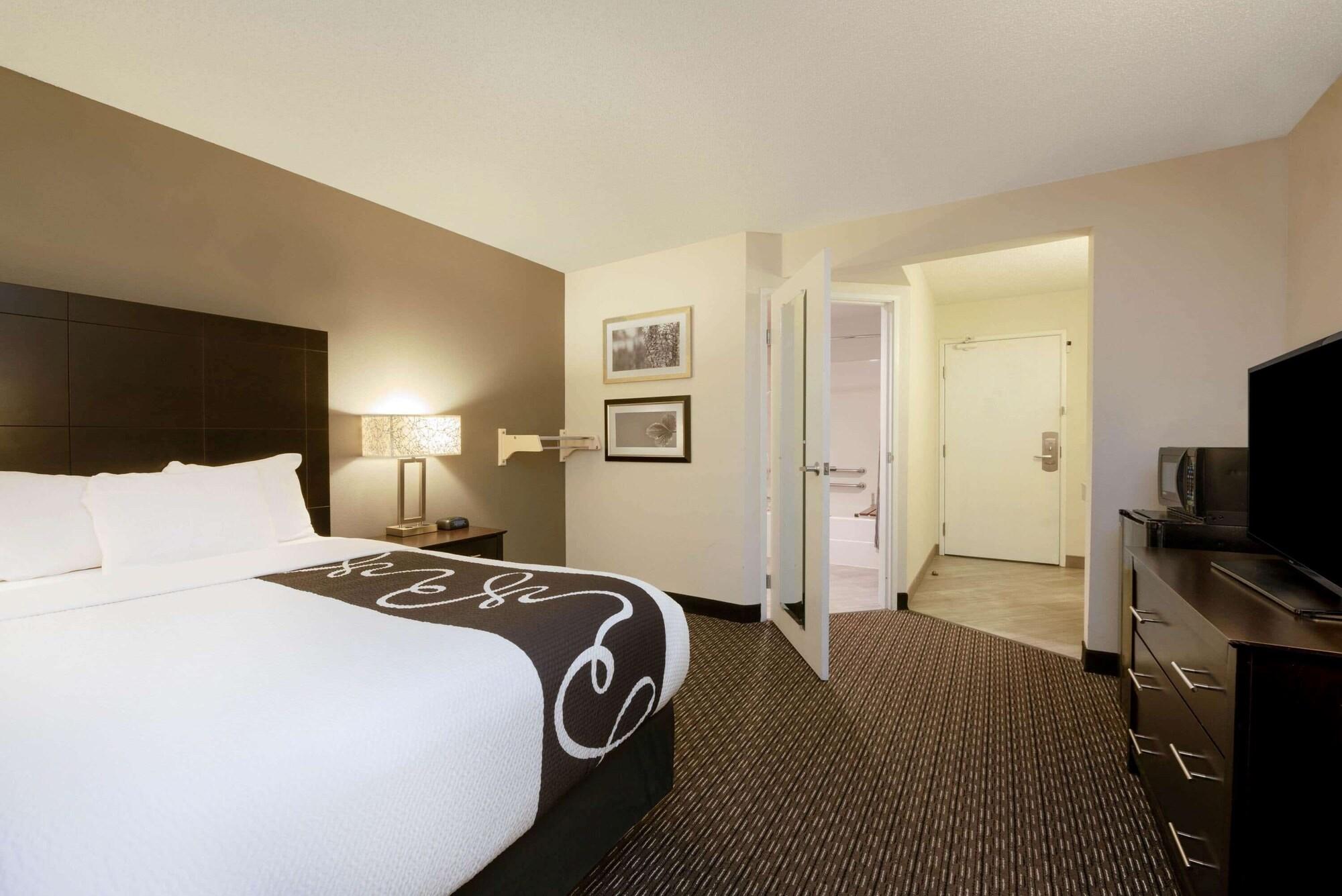 La Quinta By Wyndham Cleveland Macedonia Hotel Bagian luar foto