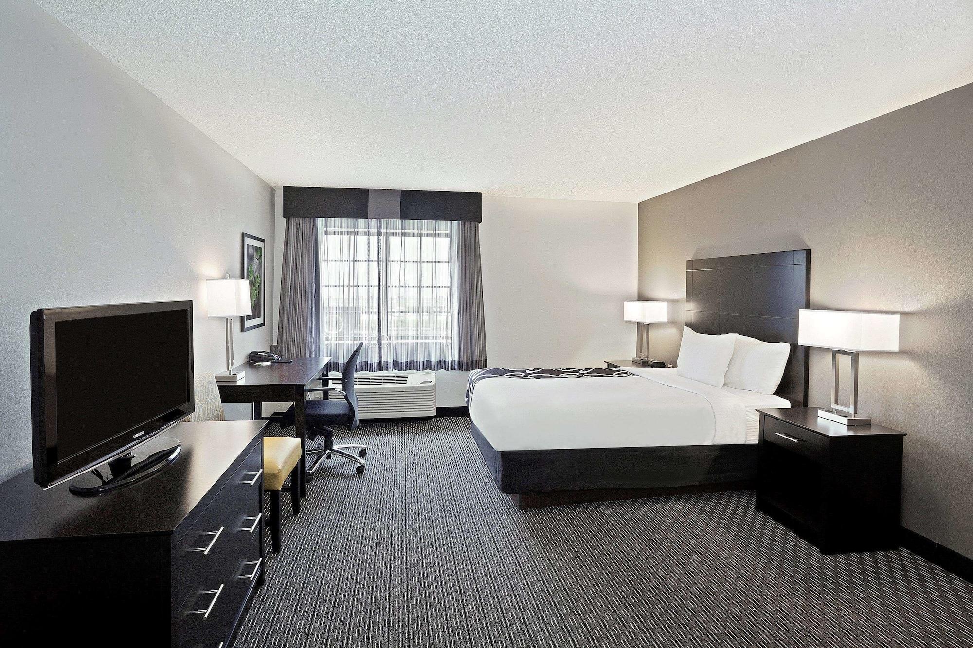 La Quinta By Wyndham Cleveland Macedonia Hotel Bagian luar foto