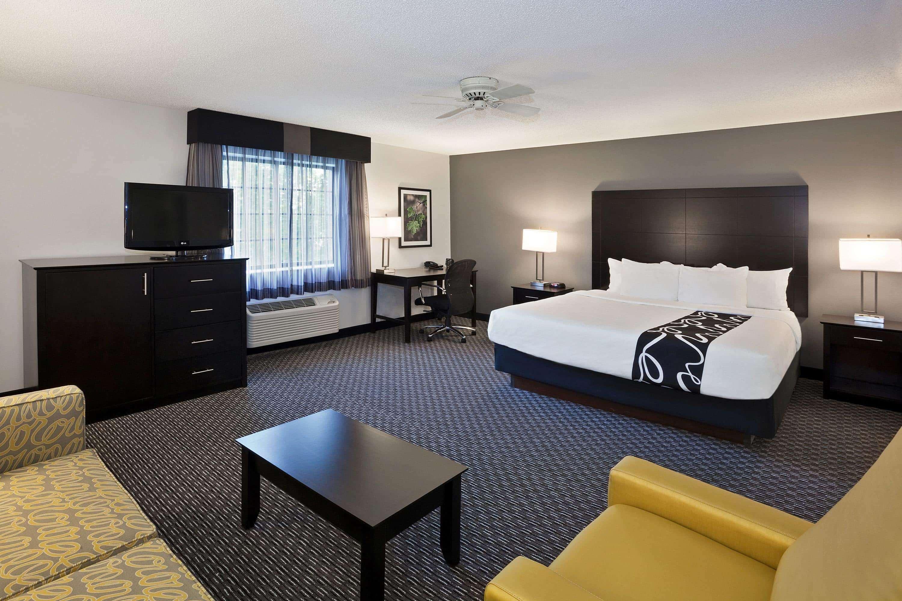La Quinta By Wyndham Cleveland Macedonia Hotel Bagian luar foto