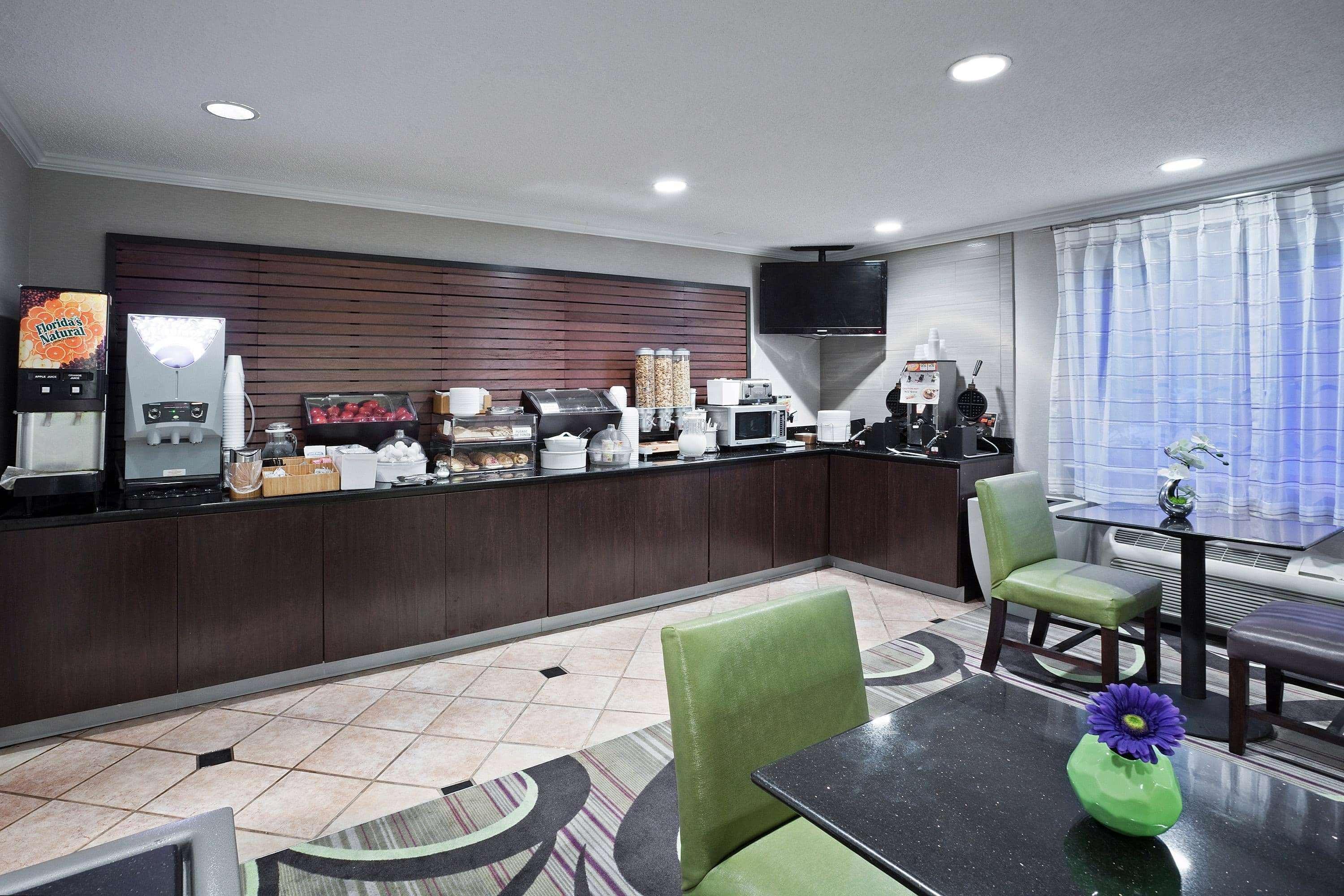 La Quinta By Wyndham Cleveland Macedonia Hotel Bagian luar foto