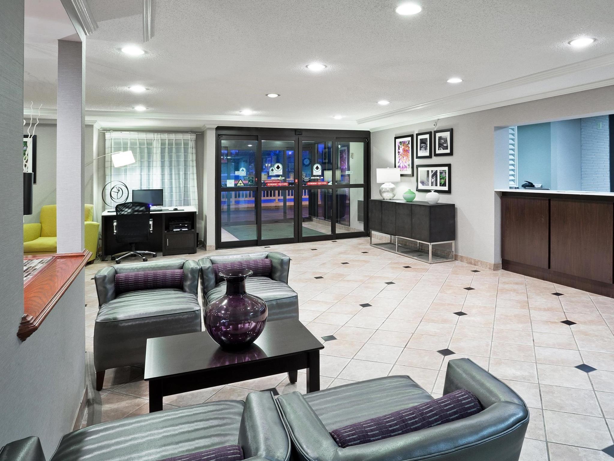 La Quinta By Wyndham Cleveland Macedonia Hotel Bagian luar foto