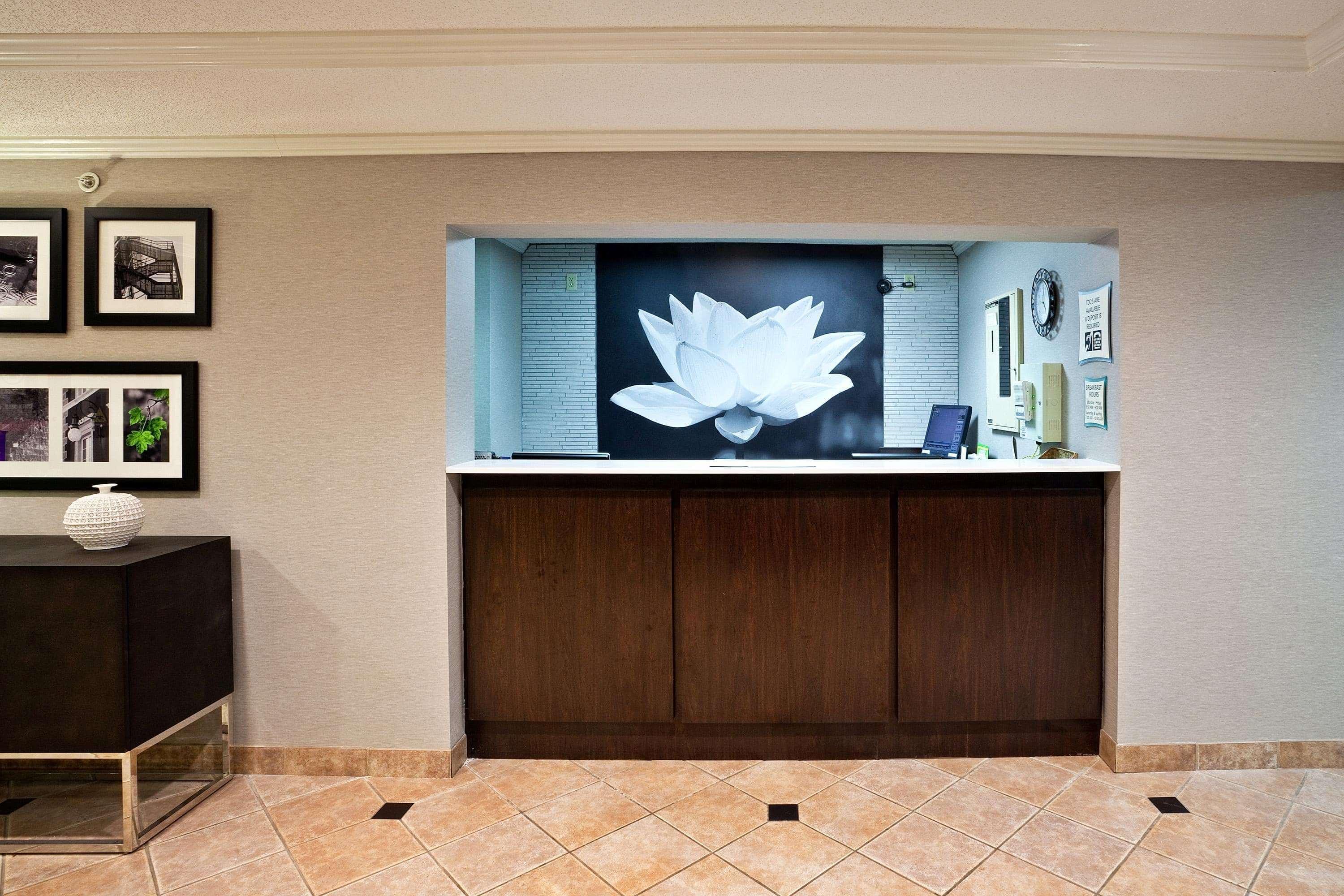La Quinta By Wyndham Cleveland Macedonia Hotel Bagian luar foto