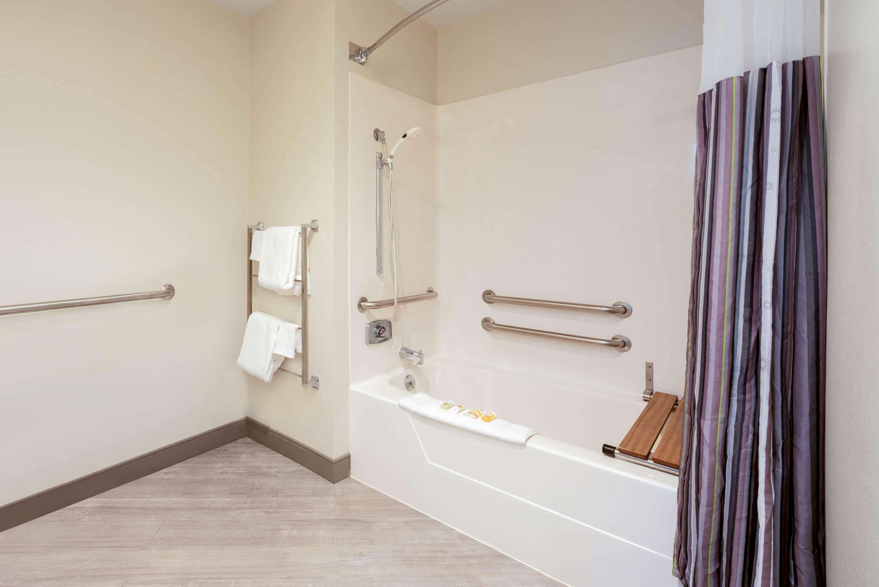 La Quinta By Wyndham Cleveland Macedonia Hotel Bagian luar foto